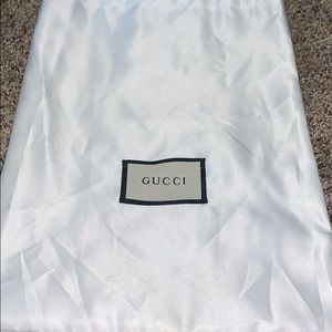GUCCI POUCH